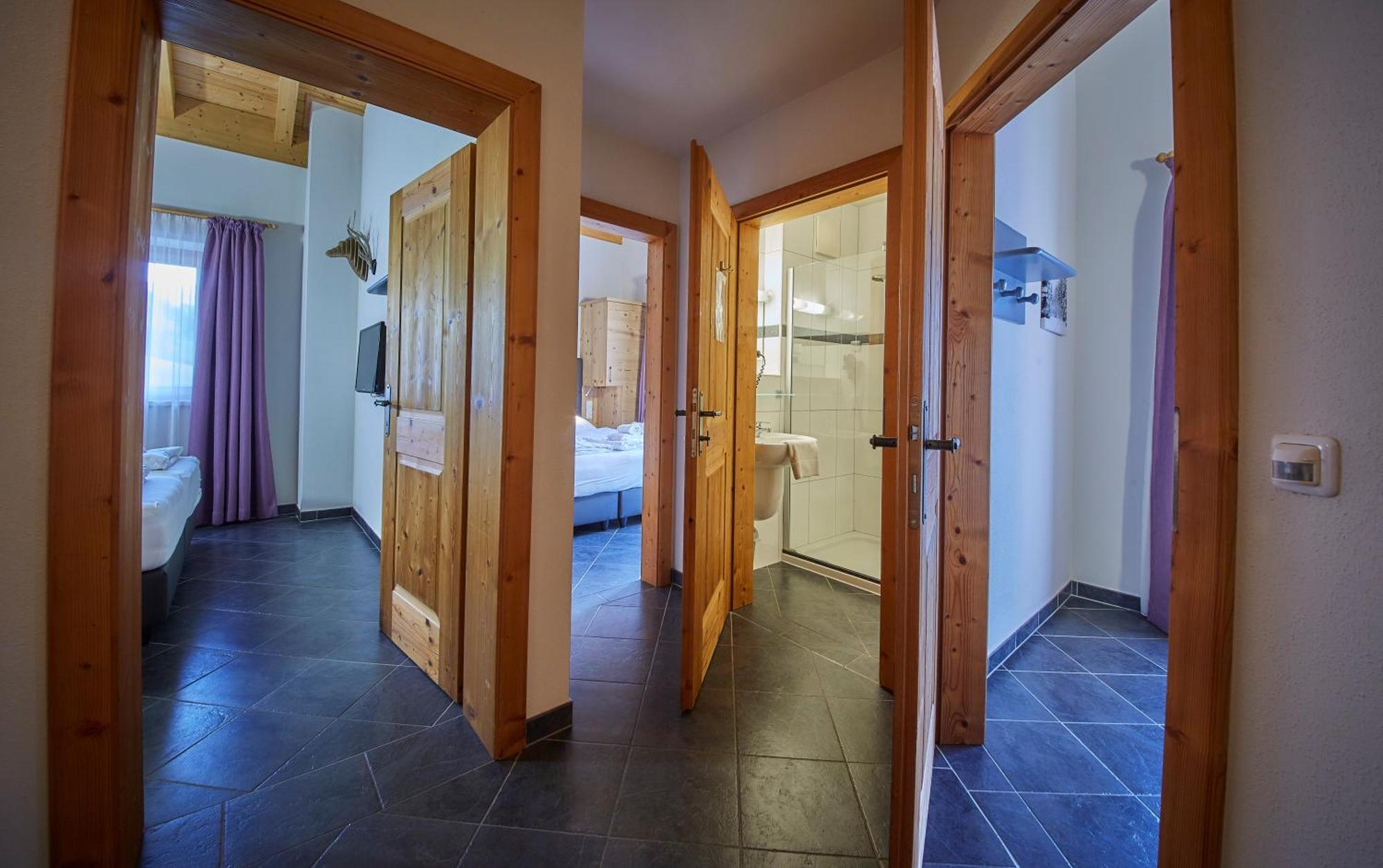 Appartements Hollandia Saalbach-Hinterglemm Rum bild
